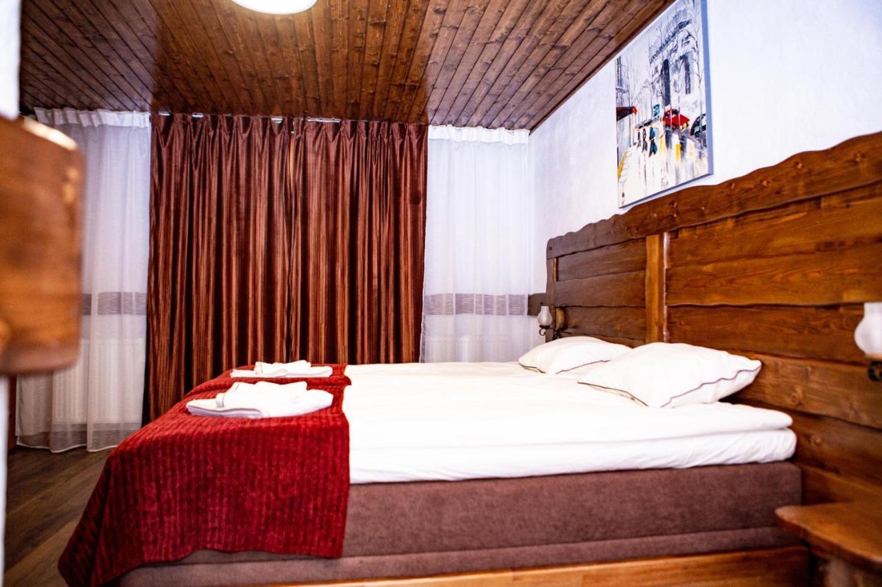 Vila Swe Sar Hotel Curtea De Arges Bagian luar foto
