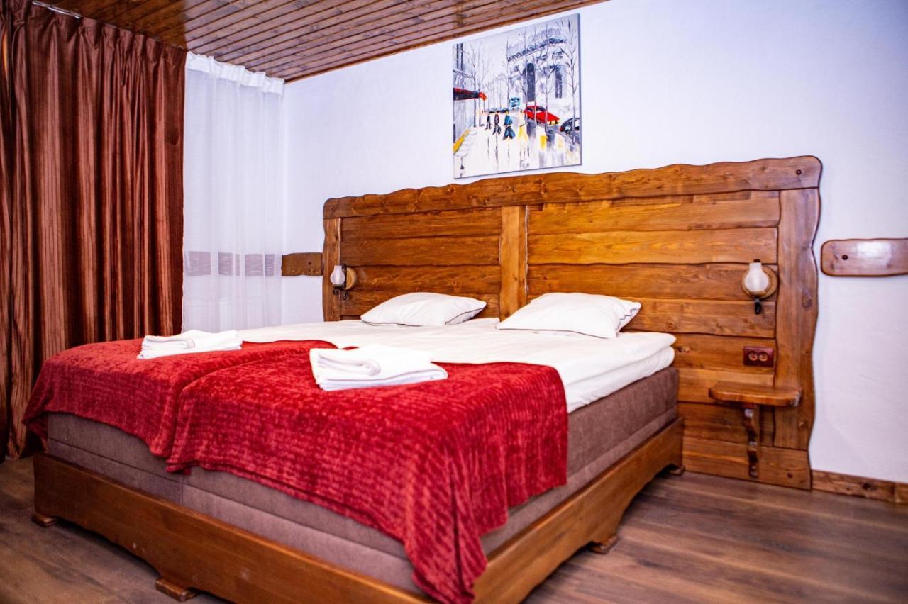 Vila Swe Sar Hotel Curtea De Arges Bagian luar foto