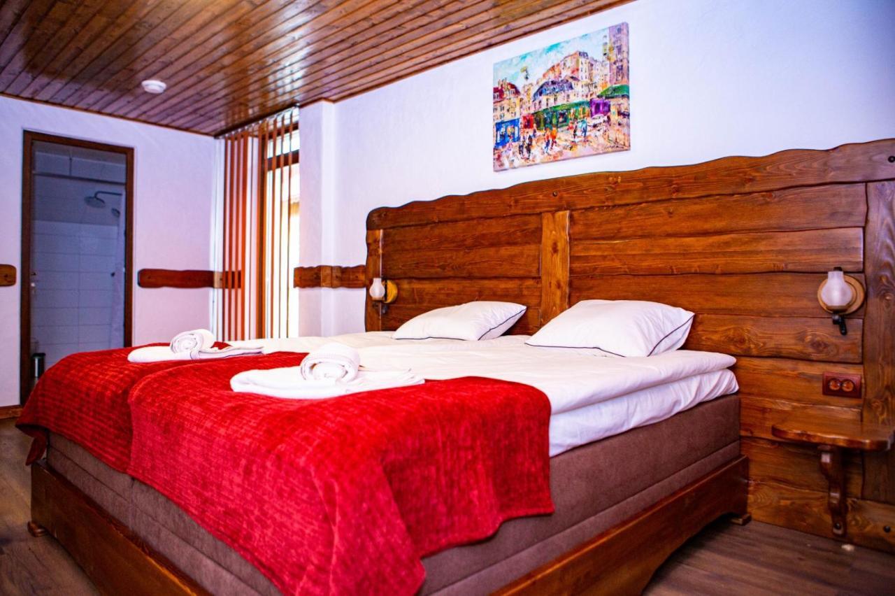 Vila Swe Sar Hotel Curtea De Arges Bagian luar foto