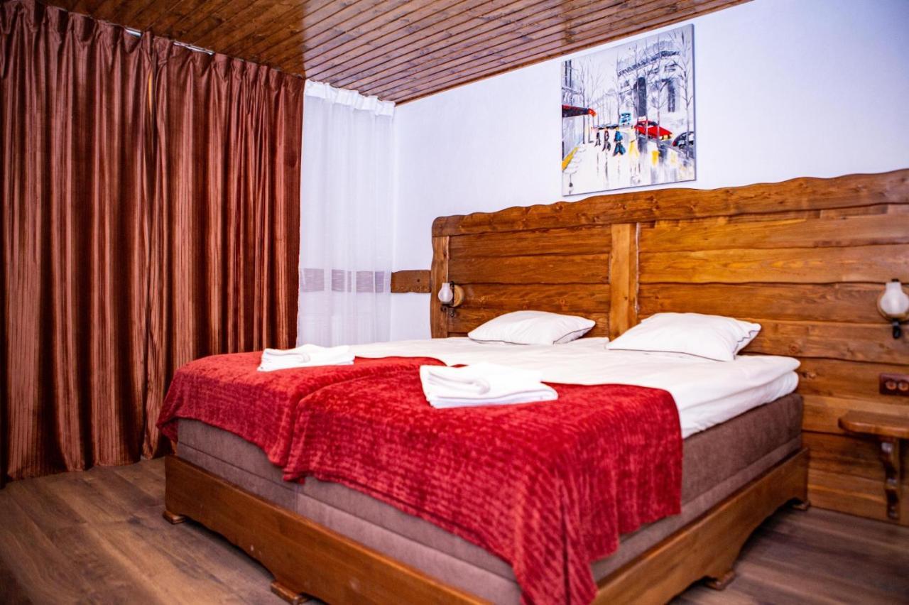Vila Swe Sar Hotel Curtea De Arges Bagian luar foto