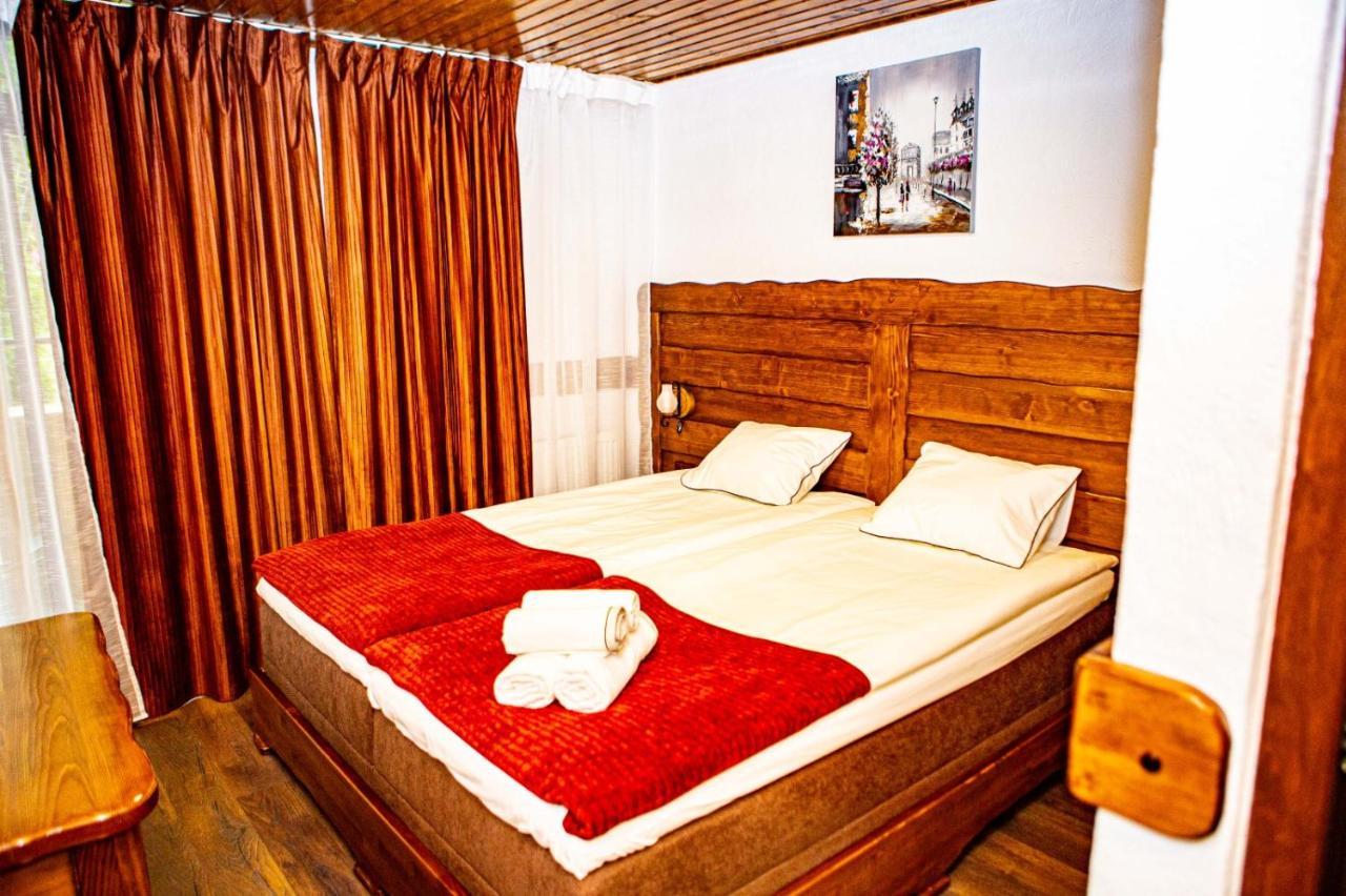 Vila Swe Sar Hotel Curtea De Arges Bagian luar foto